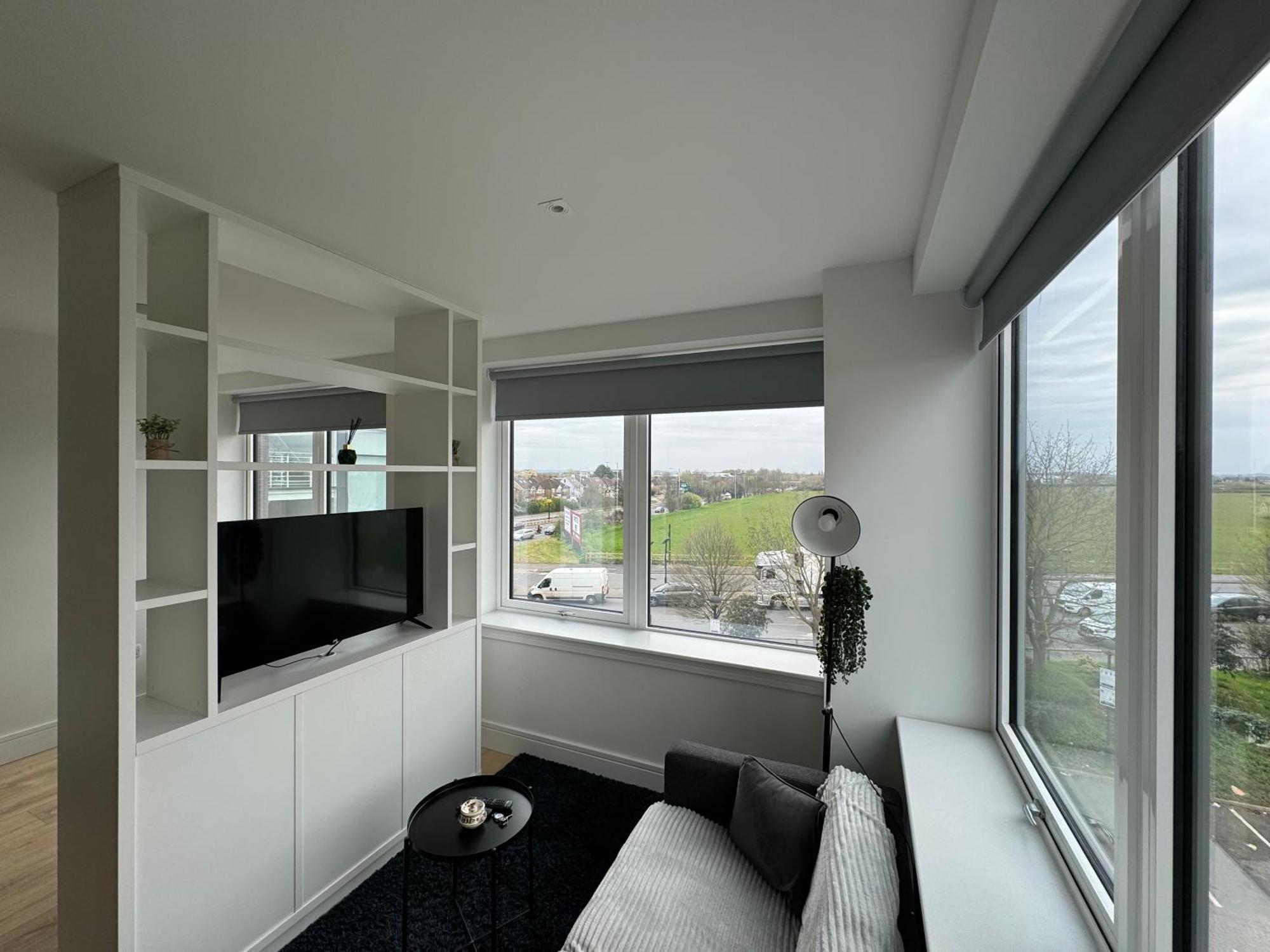 London Luxxe Suites & Apartments - London Heathrow Airport, Terminal 1 2 3 4 5 Hillingdon Exterior foto